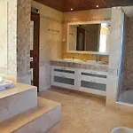 In With Private Pool & Bbq 别墅 *