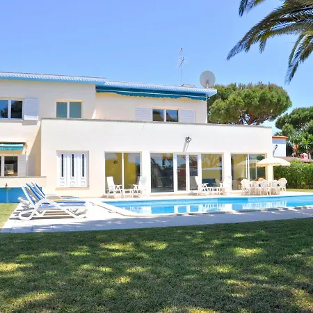 Spacious In With Barbecue