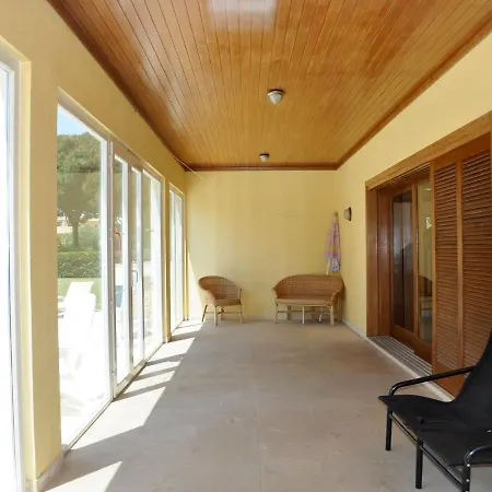 Spacious In With Barbecue Villa *